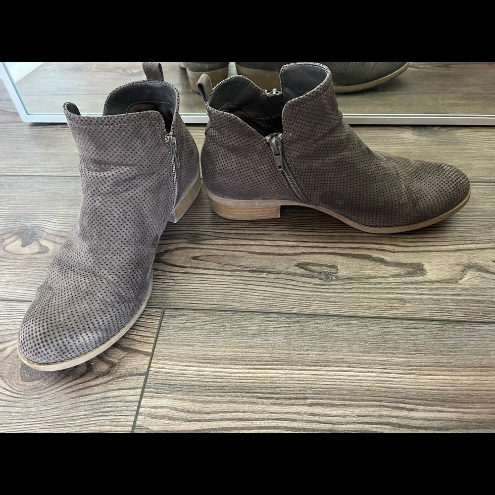 Universal Thread Ankle Booties - Picture 3 of 3